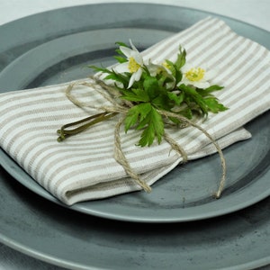 Natural striped linen cloth napkins for rustic wedding table decor. Soft, washed linen table napkins. Coctail, dinner reusable napkins.
