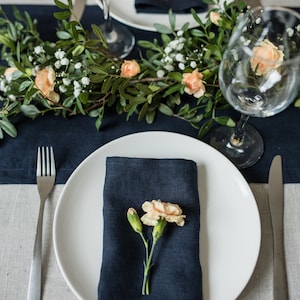 Navy blue linen cloth napkins. Blue flax table decor. Handmade, soft linen napkins. Hosting party decor.