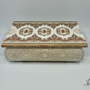 Decoupage Wooden Jewelry Box: Vintage Keepsake with Leather Lining