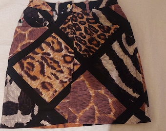 MOSCHINO vintage animal multi print mom fit skirt, size S/M