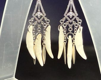 Coyote Tooth Ohrringe | Ethisch hergestellter Knochenschmuck