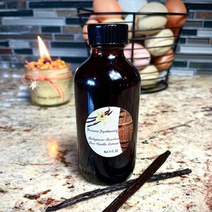 Madagascar Bourbon Vanilla Extract - Pure, Clean, Super Strong, Artisan Vanilla Extract - Perfect for all your baking needs