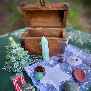 Yule Crystal Mystery Treasure Box: Holiday Surprise