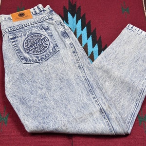 Vintage High Waisted Acid Wash Mom Jeans