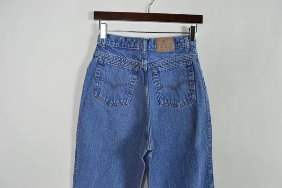 Vintage Blue Levis 900 Jeans - image 5