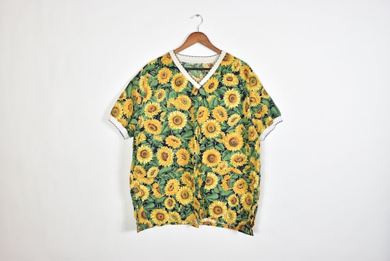 Vintage Sunflower Patterned Floral T-Shirt - image 1