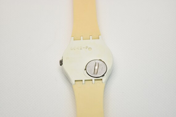 Vintage Deadstock Tan 1985 Dotted Swiss Swatch Wa… - image 2