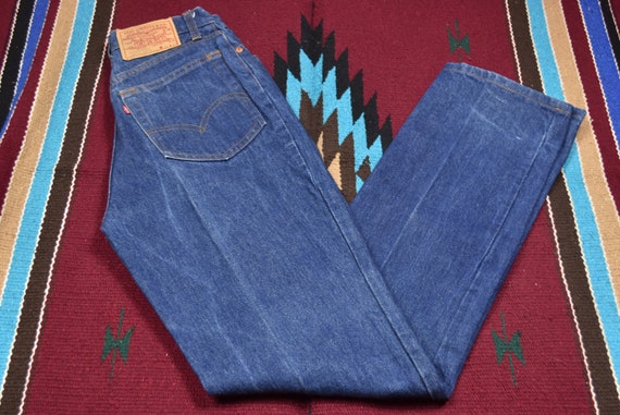 Vintage Denim Blue High Waisted Levis Straight Leg
