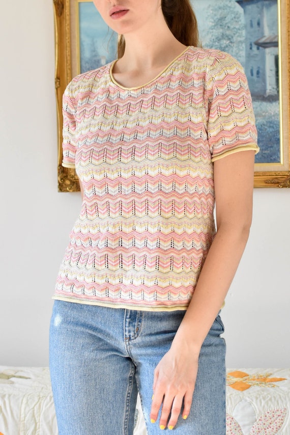 90s Zig Zag Knit T-shirt / Medium / Vintage Pastel Pink and Yellow 