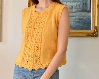 Vintage Yellow Knit Sweater Vest / Mustard Yellow Handknit Sweatervest / Zig Zag Hem / Pullover Vest / Medium - Large