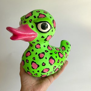 Figure di papere glamour in cartapesta