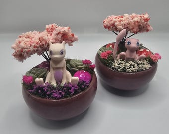 Mini Monsters Mini Mew/ Mewtwo Terrarium
