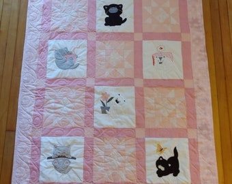 Pink Appliqued Kitten Baby Quilt, Modern Patchwork Baby Quilt, Quiltex Baby Blanket, Handmade Patchwork Quilt, Baby Quilt, cotton quilt,