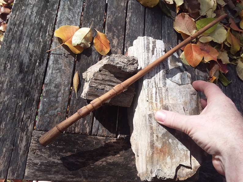 Dueling Wand Cedar with Amethyst