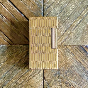 Vinci-aansteker - Bamboehoutontwerp - Verguld - Gegraveerde naam 'J Bozec' - Vintage