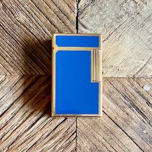 S. T. Dupont lighter - Line 1 - Large model - Blue Chinese lacquer - Gold plated - With its box - Vintage