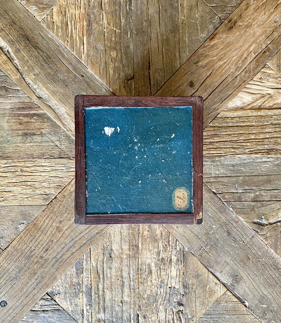 Rosewood box with refined inlaid copper designs View 4