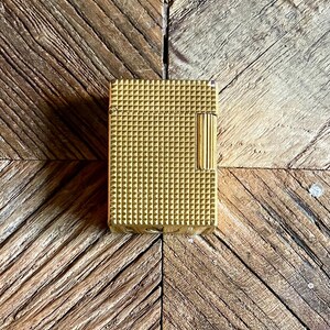 S. T. Dupont Feuerzeug - Linie 1 - Kleines Modell - Diamantkopf-Design - Vergoldet - Mit seiner Box - Vintage