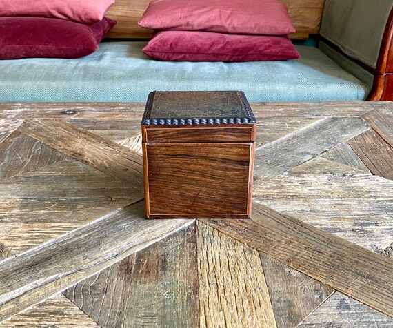 Rosewood box with refined inlaid copper designs View 3