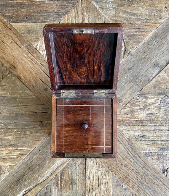Rosewood box with refined inlaid copper designs View 5
