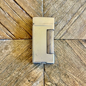 Dunhill Rollalite gasoline lighter, guilloché design - Vintage