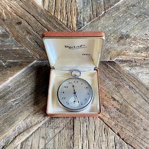 Boussole vintage de montre de poche en métal de couverture de cuivre