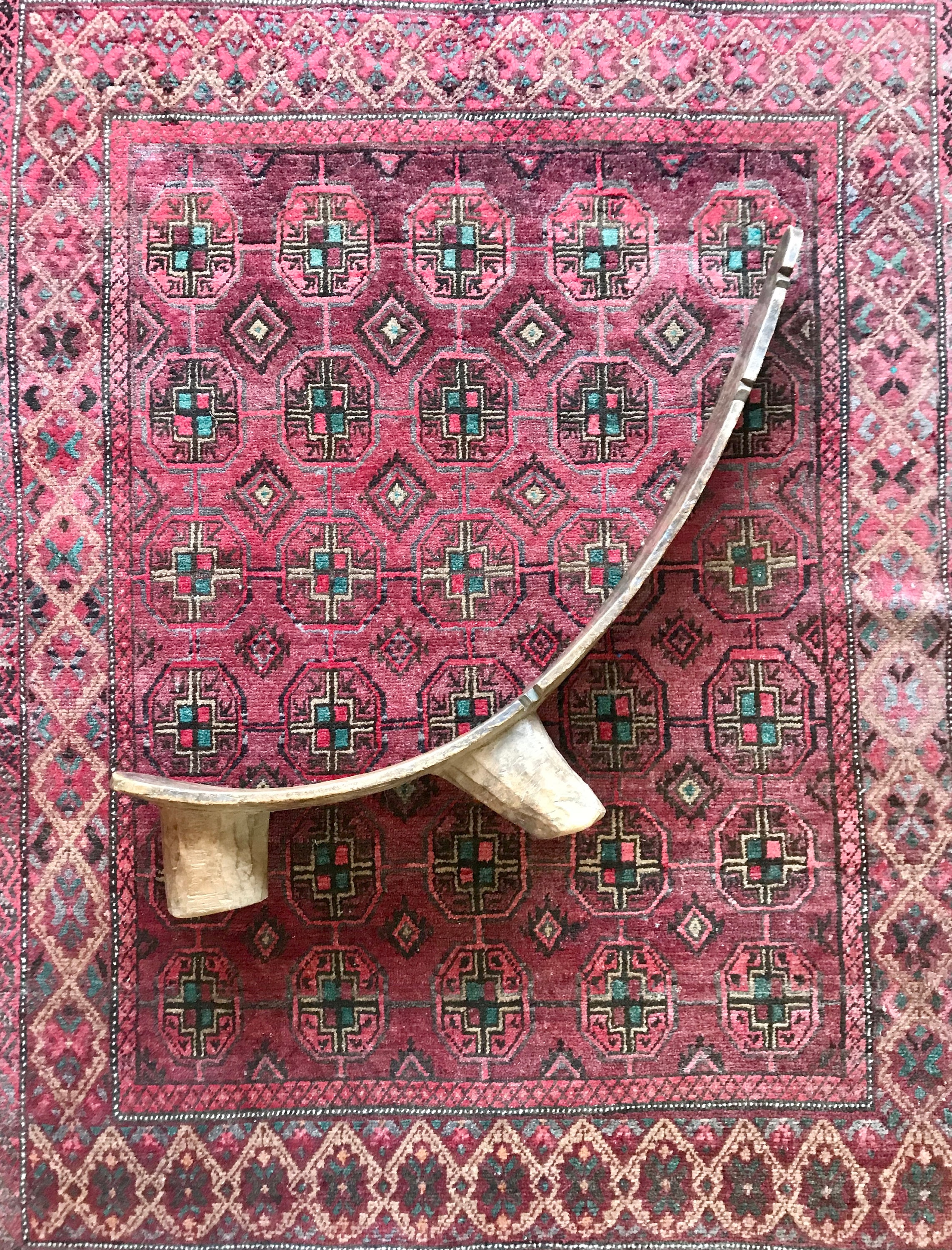 Stunning and large wooden Lobi stool, Burkina Faso Superbe et grand