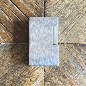 S. T. Dupont ライター - ライン1 - ラージモデル - 葉のような波模様 - 銀メッキ - ヴィンテージ