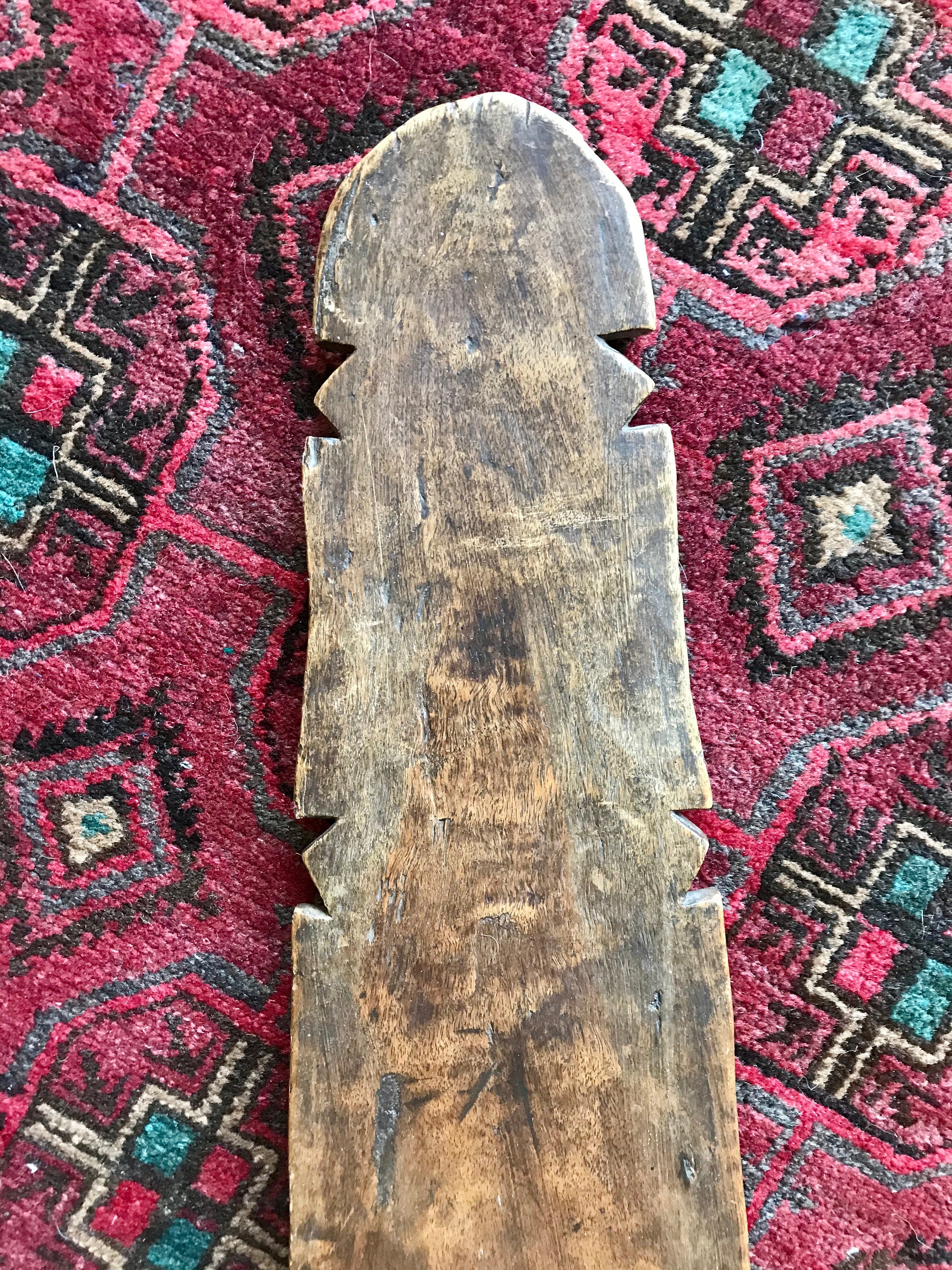 Stunning and large wooden Lobi stool, Burkina Faso Superbe et grand