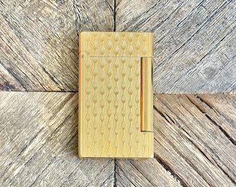 S. T. Dupont lighter - Line D - Wave line design - Gold-plated - With its box - Vintage