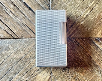 Encendedor Vinci - Diseño guilloché - Plateado - Vintage