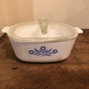 Corning Ware 2 quart dish with lid B-7