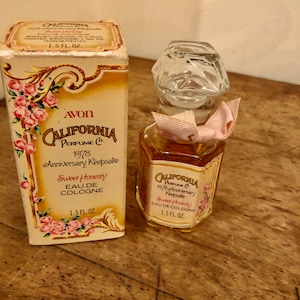 Vintage Avon California Cologne Trailing Arbutus 1978 Anniversary Keepsake.