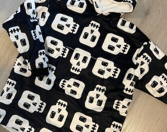Black White Skulls Spooky Halloween Theme Blanket Hooded Jumper Hoodie Winter Oversized Kids Adults
