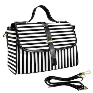Bolso tipo cartera para mujer, con rayas blancas y negras, estilo gótico de Halloween y polilla