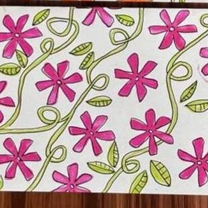 Juego de 6 tarjetas en blanco hechas a mano con enredaderas y flores en el frente.