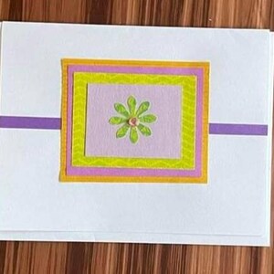 Conjunto de 6 cartões feitos à mão em branco com uma única flor enfeitada com joias em papéis de arte