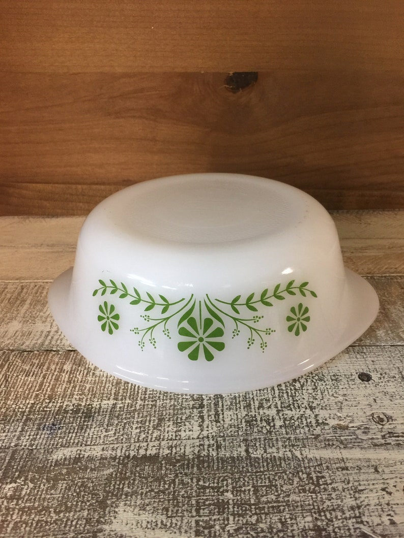 Green Daisy Glass Bake Dish Green Daisy Bowl Mid Century Baking Dish Glass bake J-2600 Mid Century Glass Bake Dish 1 12 Qt