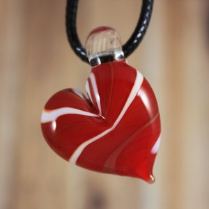 Collana a cuore, cuore, ciondolo a cuore, ciondolo a cuore in vetro, collana a cuore in vetro, collana d&#39;amore, gioielli a cuore, cuore in vetro, cuore