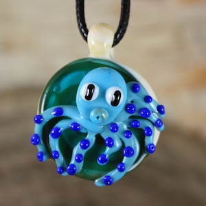 Octopus Necklace, Octopus Pendant, Octopus, Glass Octopus Pendant Necklace, Glass Octopus, Octopus Jewelry, Ocean Jewelry, Glass Jewelry