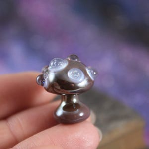 Miniaturowy grzyb, szklany grzyb, szklany miniaturowy grzyb, szklany grzyb, szkło grzybowe, malutkie szkło, szklane miniatury, miniaturowy szklany grzyb, szkło