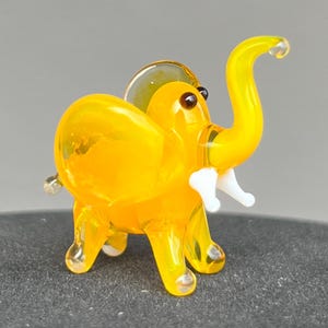 Orange Glass Elephant Figurine – Miniature Art Glass Elephant – Tiny Blown Glass Elephant Sculpture – Dollhouse Elephant Gift Decor