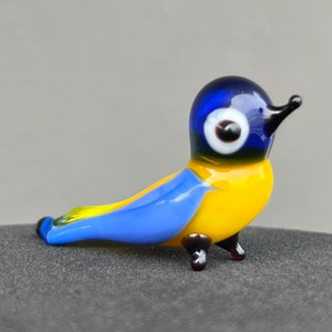 Miniature Glass Bird Figurine – Blown Glass Bird Sculpture – Tiny Micro Bird Statue – Dollhouse Animal Decor – Small Art Glass Bird Gift