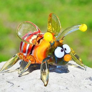 Glass Bee Figurines Collectible Bee Sculpture Yellow Glass Bee Murano Sculpture Bee Statue Bee Decoration Figure Fumed Glass Animals Gifts