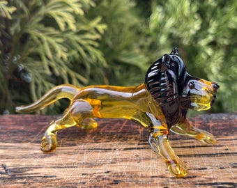 ガラスのライオン、手吹きガラスのライオンの置物、アートガラスの