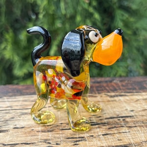 Handmade Glass Dog Figurine – Miniature Blown Glass Puppy – Detailed Small Dog Sculpture – Artistic Animal Ornament – Gift for Dog Lovers