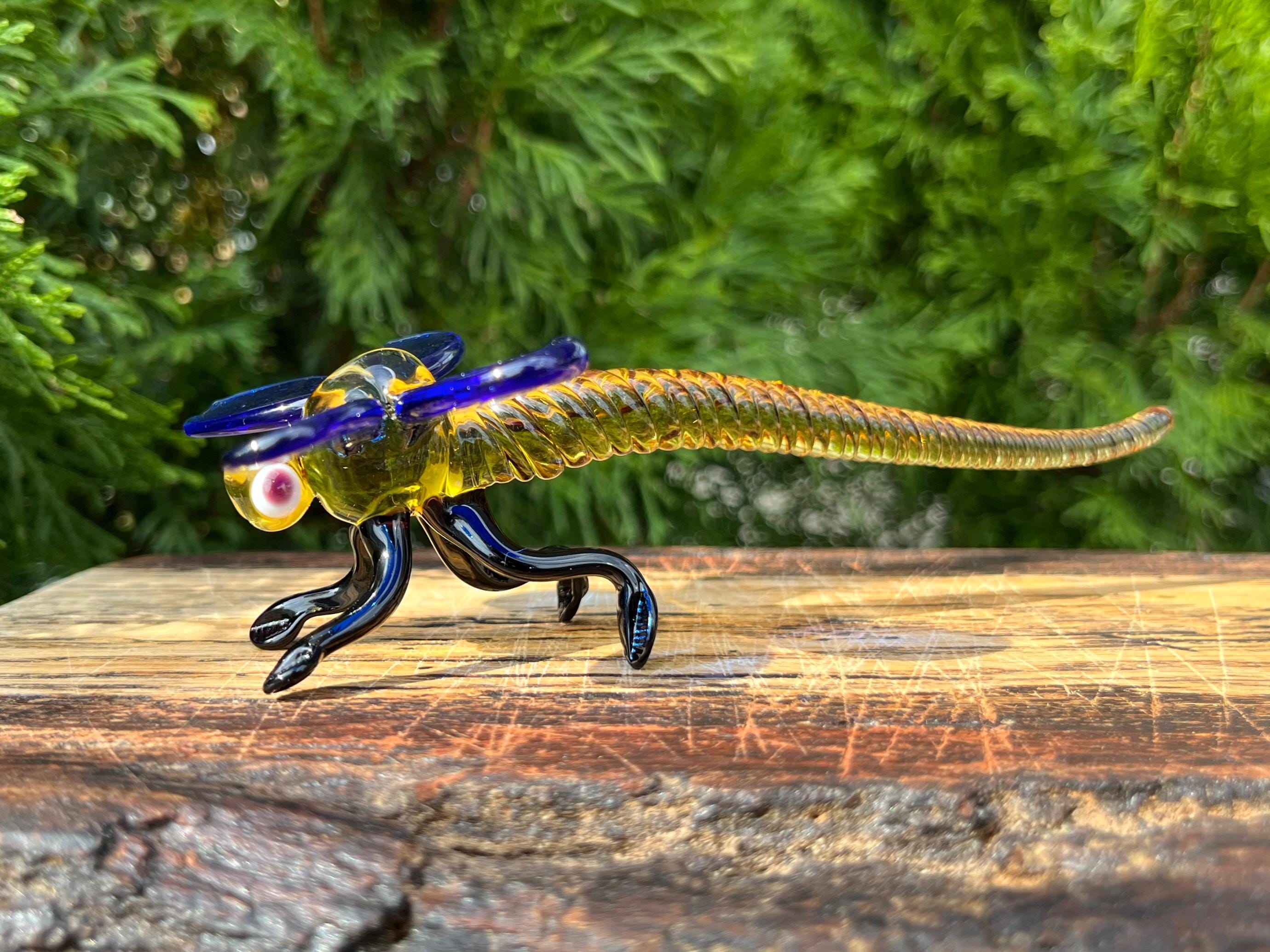 ガラスのトンボの置物 - 手作りの吹きガラス製ムラーノスタイルの