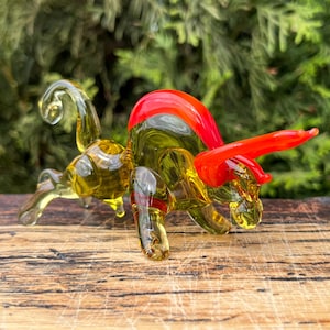 Glass Bull Figurine – Blown Glass Animal Sculpture – Murano Style Bull Statue – Collectible Farm Animal Gift – Paperweight for Kids & Adults