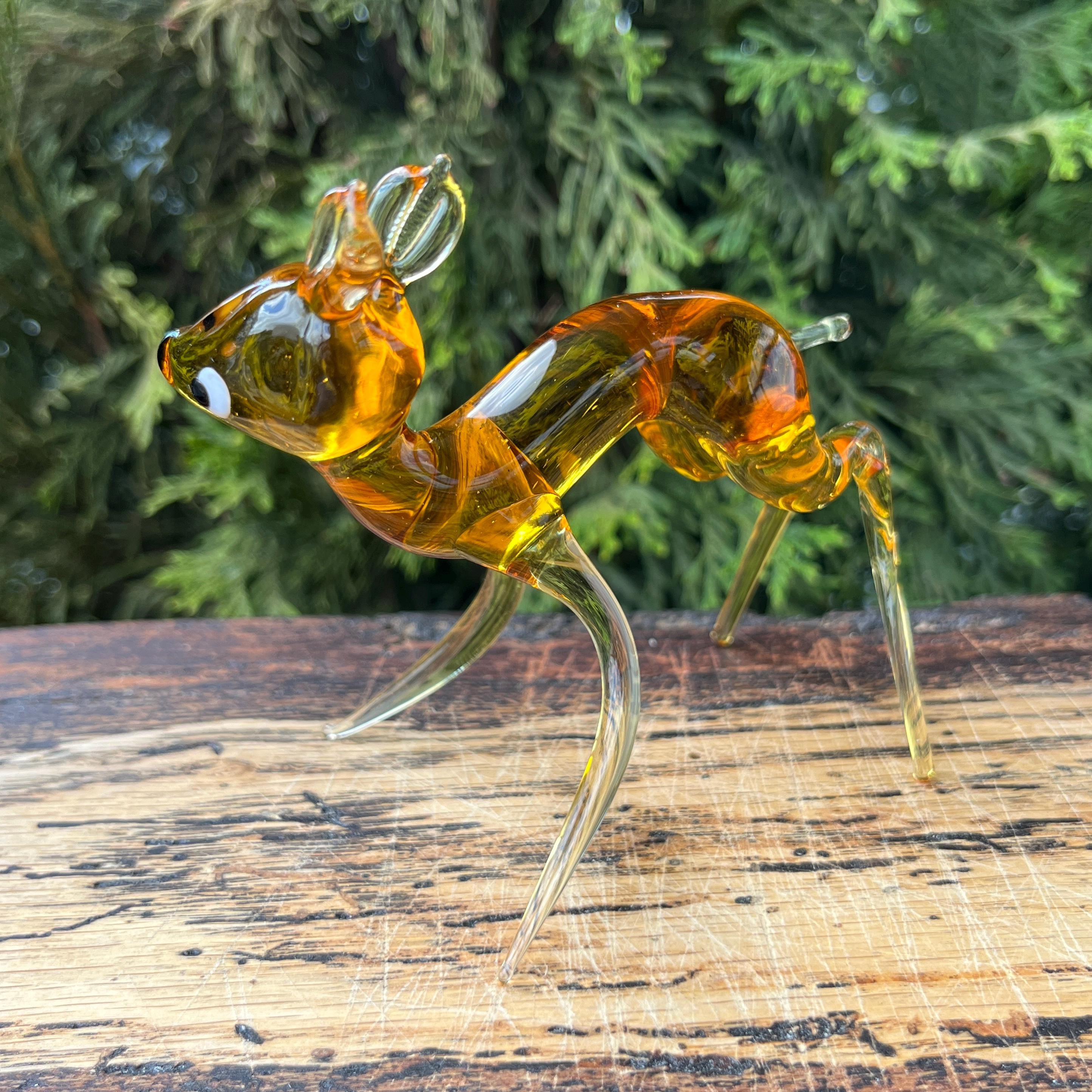 黄色のガラスの鹿の置物 - ガラスの鹿の彫刻 - 手作りのムラーノ