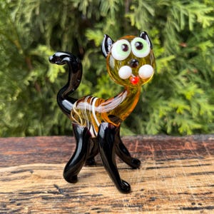 Black Glass Cat Figurine – Miniature Glass Cat Sculpture – Handcrafted Cat Paperweight – Fantasy Fairy Decor – Unique Gift for Cat Lover